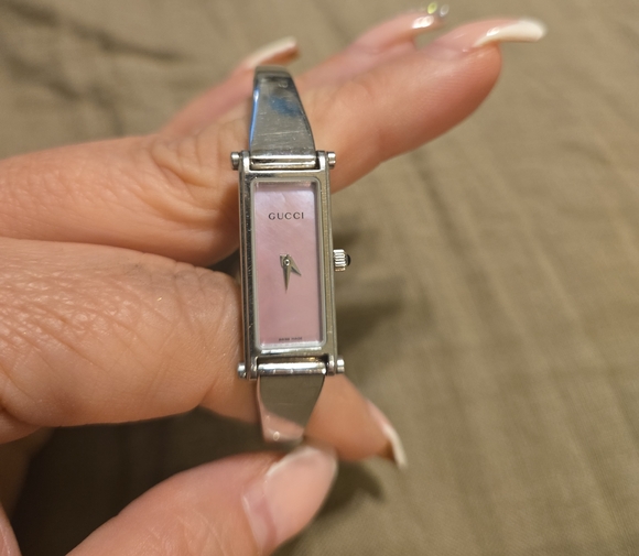 Gucci Silver Watch with Pink Dial - Picture 1 of 4
